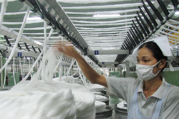 Economic spotlights in first half of 5-year plan